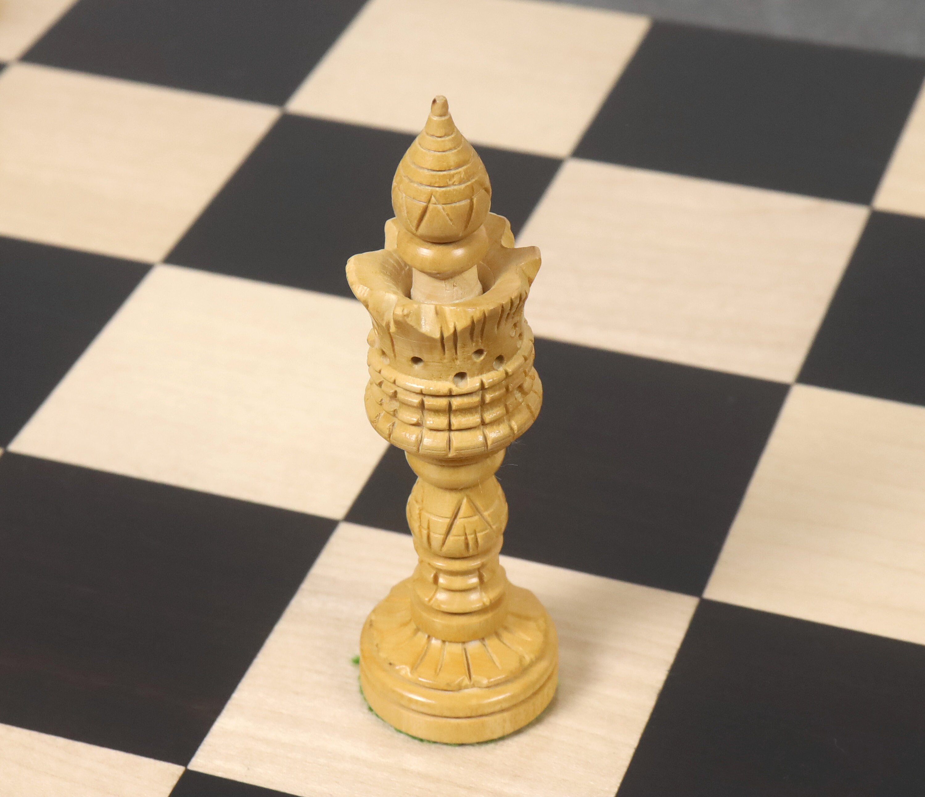 4,7" Handgeschnitzte Lotus Serie Schachfiguren in gewichtetem Bud Rose Holz 