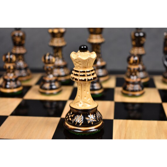 Parker Staunton Chess Set Burnt Boxwood Pieces with The Queen's Gambit Chess  Board - 3.75 King - The Chess Store