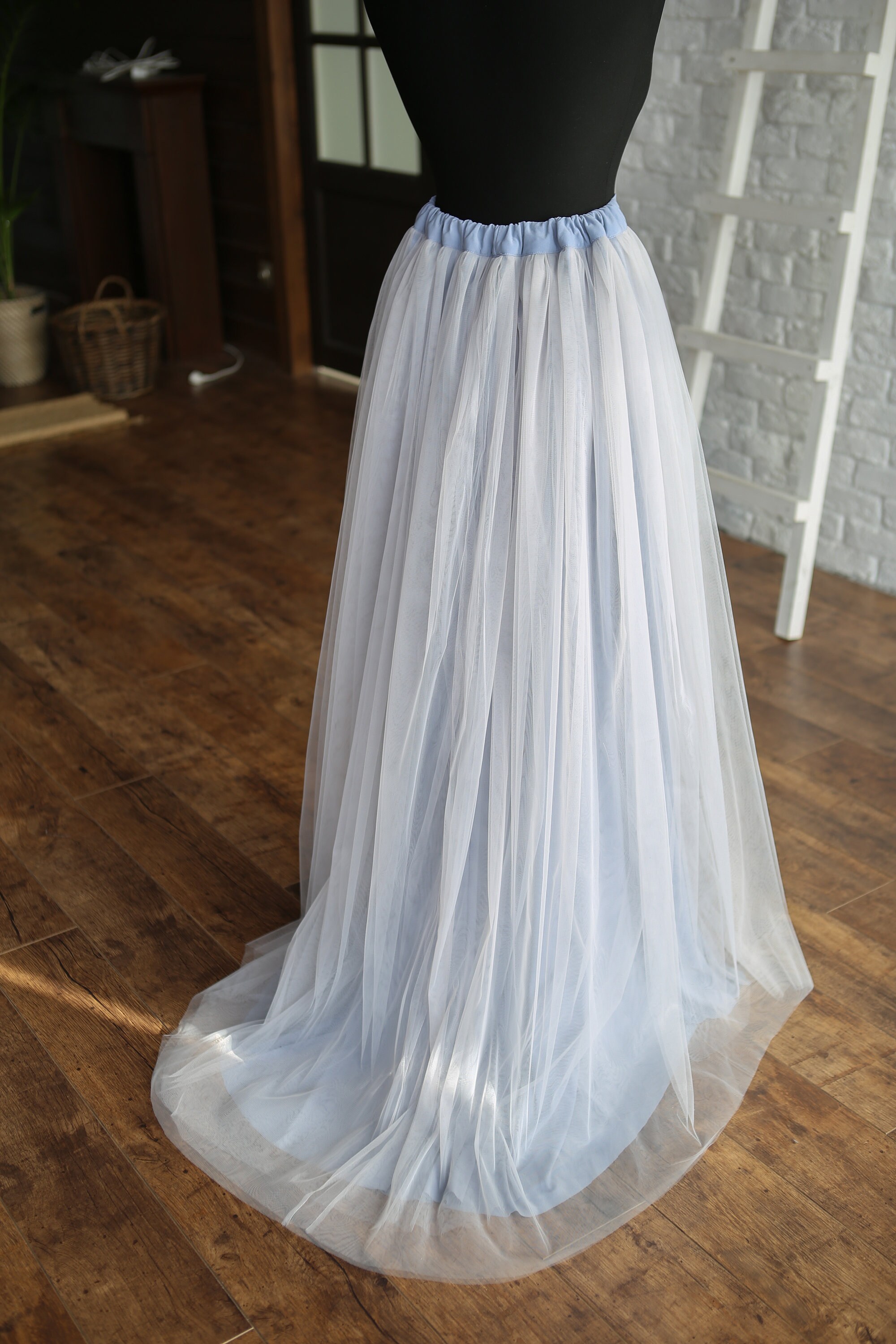 tulle skirt train
