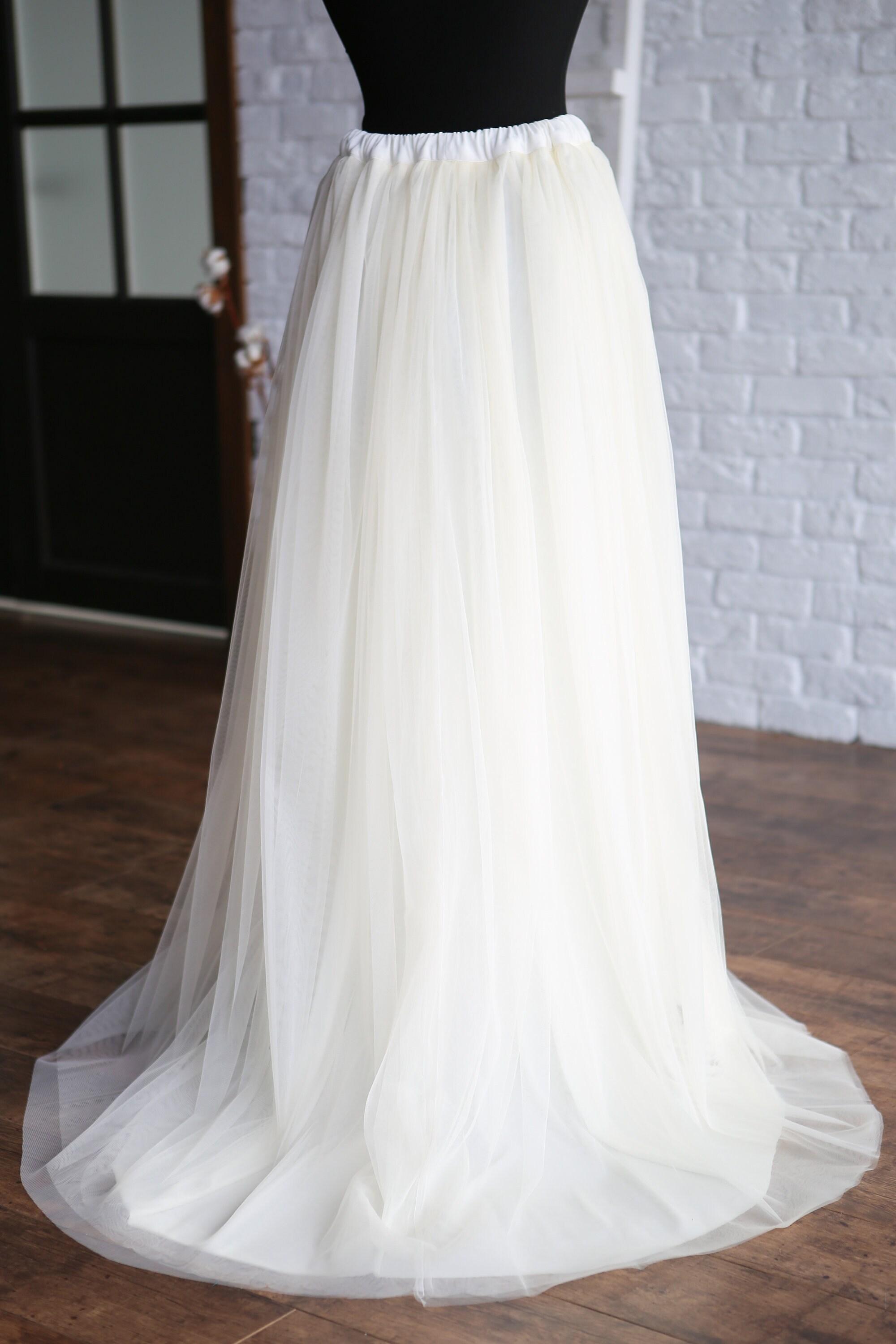 tulle skirt train