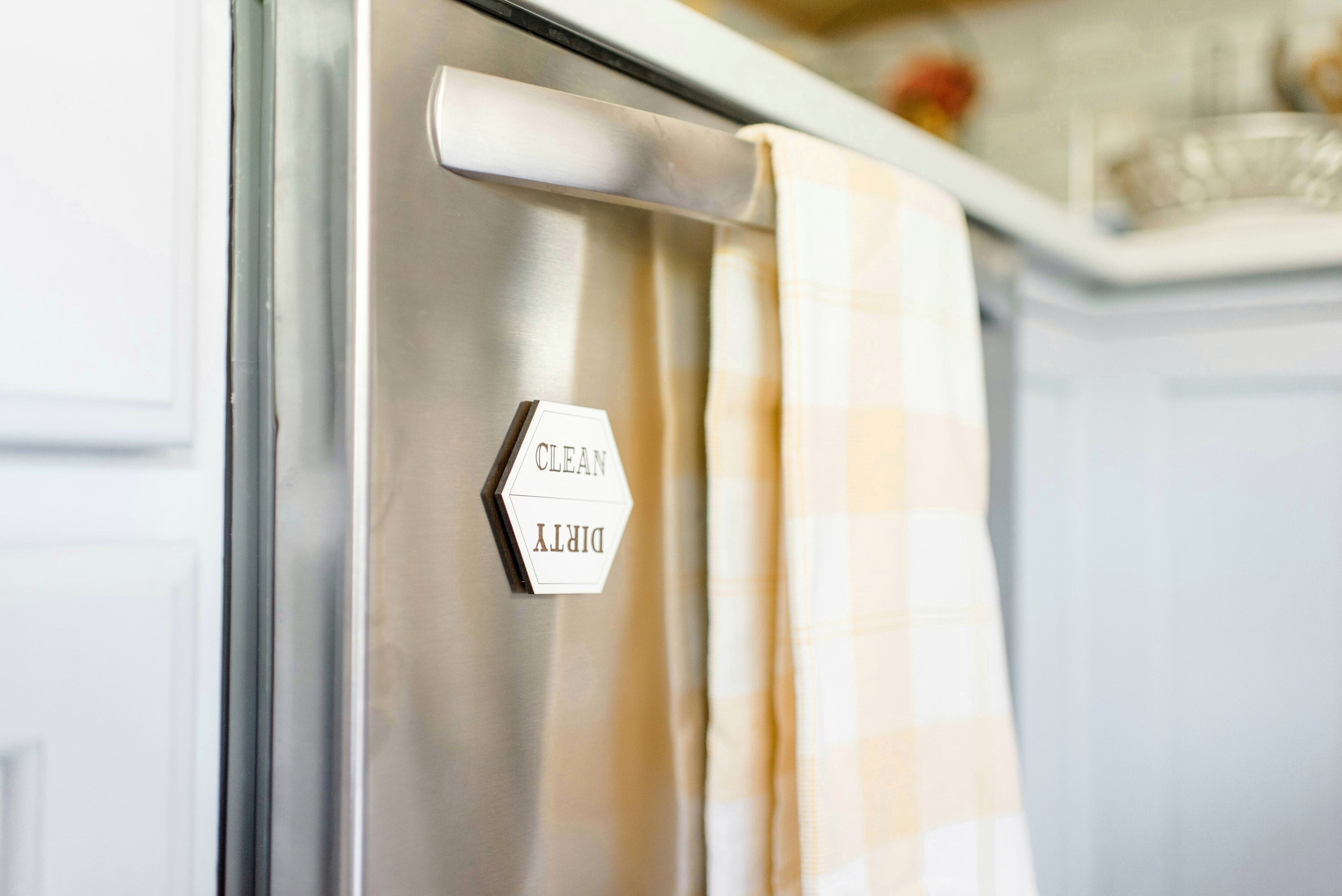 Clean Dirty Reversible Dishwasher Magnet | Clean Or Dirty Indicator Dishes Sign Appliance | Modern White Hexagon Kitchen Decor Farmhouse Bee