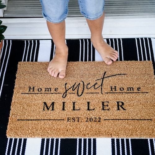 Paillasson nom de famille Home Sweet Home | Tapis de bienvenue personnalisé pour pendaison de crémaillère | Paillasson personnalisé en fibre de coco