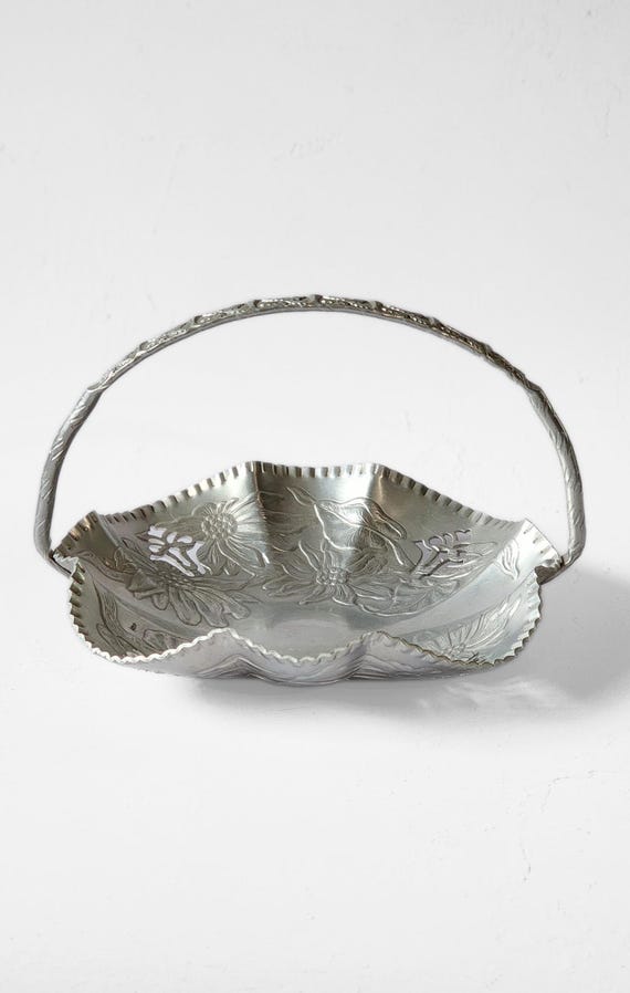 Vintage Hammered Aluminum Sunflower Basket | Mid Century Floral Hand Wrought Metal Candy Bowl | 1950s Scalloped Edge Decor