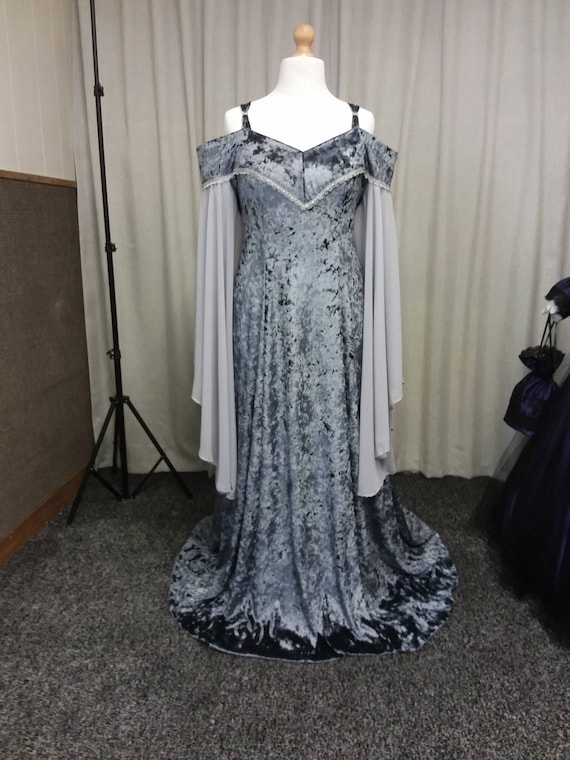 Plus size medieval wedding dress renaissance dress off the