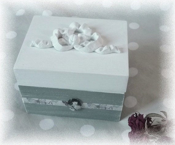 Boite à Bijoux de Style Shabby Vintage Grise Patinée et Blanche Noeud Dentelle