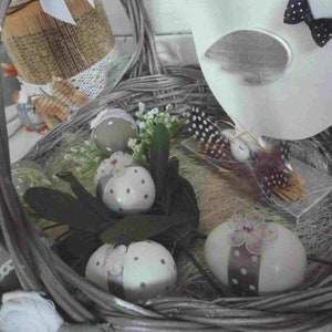 Composition for a festive Easter party, wicker basket, pretty chicken, eggs, decoration, handmade image 3