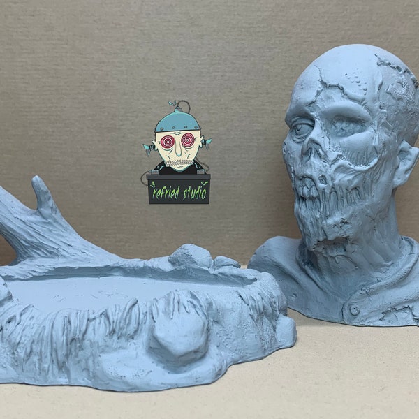 4" Unearthed Resin Zombie Bust (unpainted) comes with base. Sculpted by R. VanOver, aka OVR, Refried Studio.