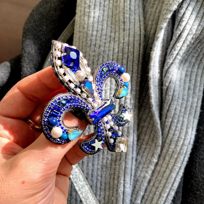 FLEUR DE LIS royal lily brooch lily beaded brooch jewelry embroidery blue silver Flower Heraldic brooch Arms Of France Three Petal Flower