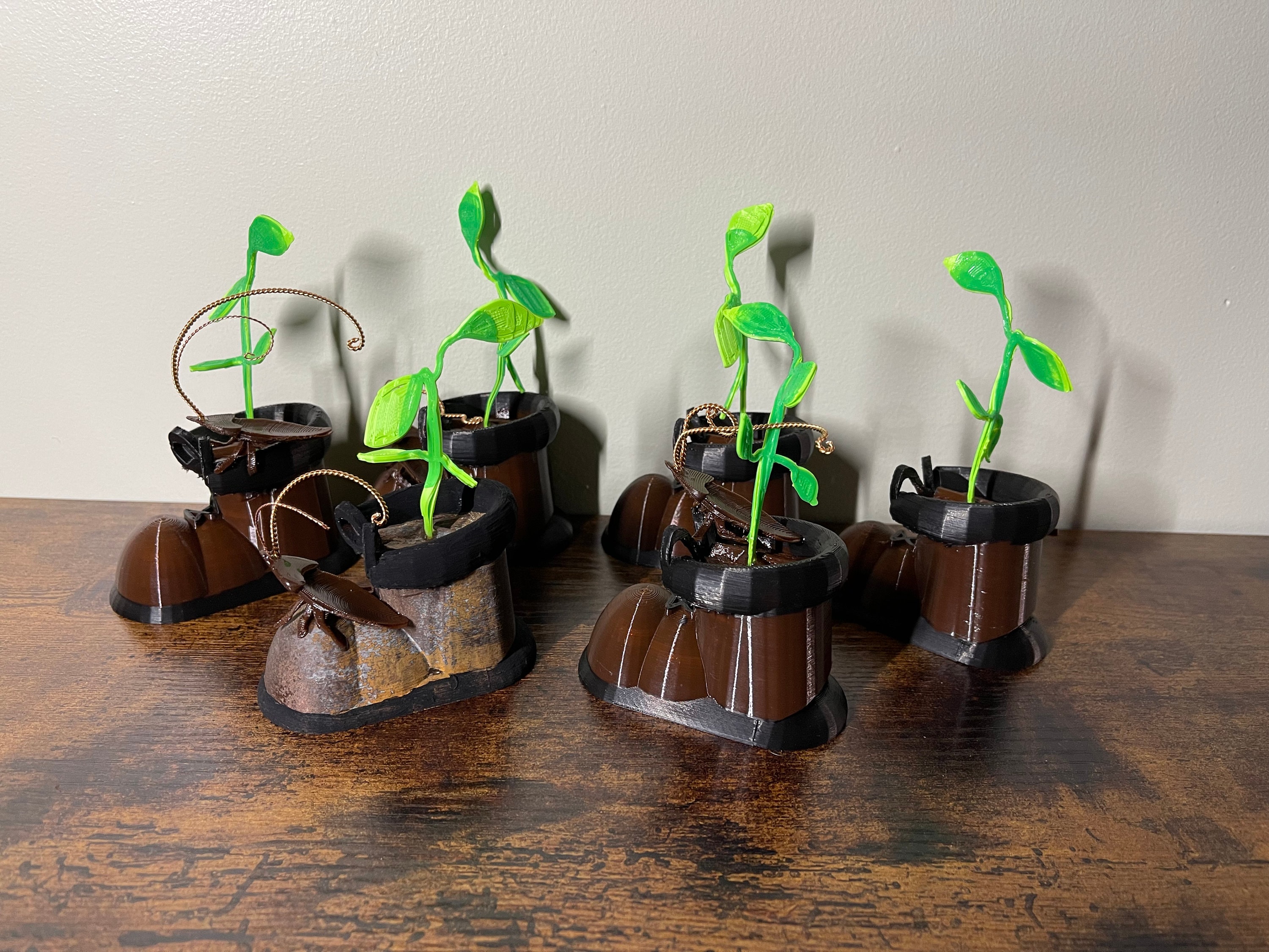 10+ Wall E Planter