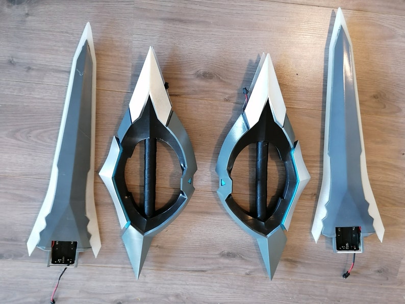 Academy Katarina daggers League of Legends 3D printed | Etsy