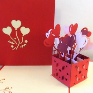 Tarjeta 3D desplegable con globos de corazón - Amor, aniversario, boda (SKU 050)