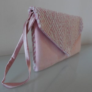 Pale pink evening bag deals