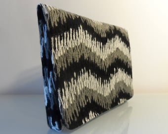 Pochette noire, crème et grise à motif vagues - textile/soirée/cadeau/fête des mères