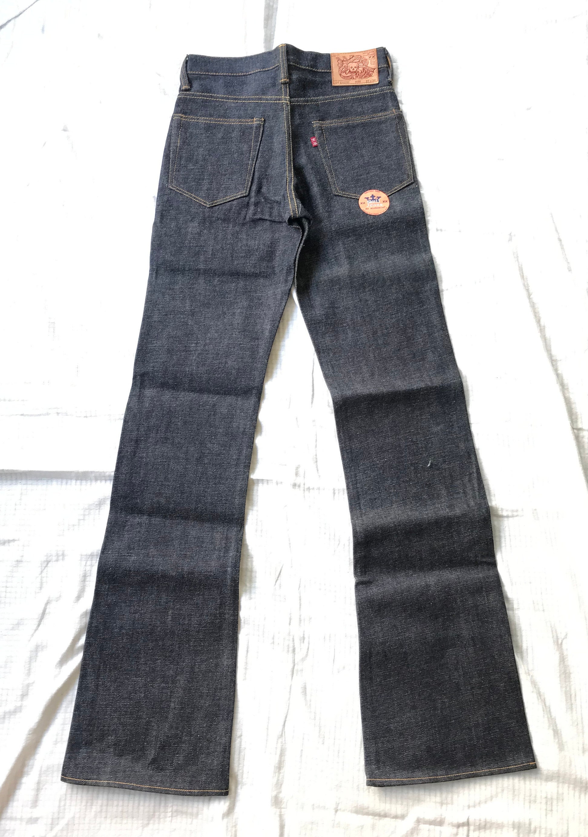 italy製 skull studs design denim jeans italy製 skull studs design denim jeans Raw Blue Jeans Men
