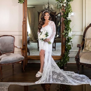 The Alina Lace Bridal Robe with Scallop Lace Trim image 4