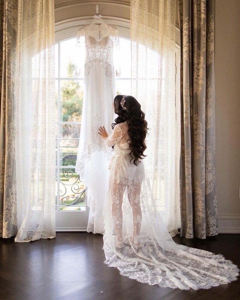 The Alina Lace Bridal Robe with Scallop Lace Trim image 8