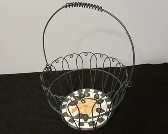Vintage Large Wire Basket with Handle and Round Trivet Bottom