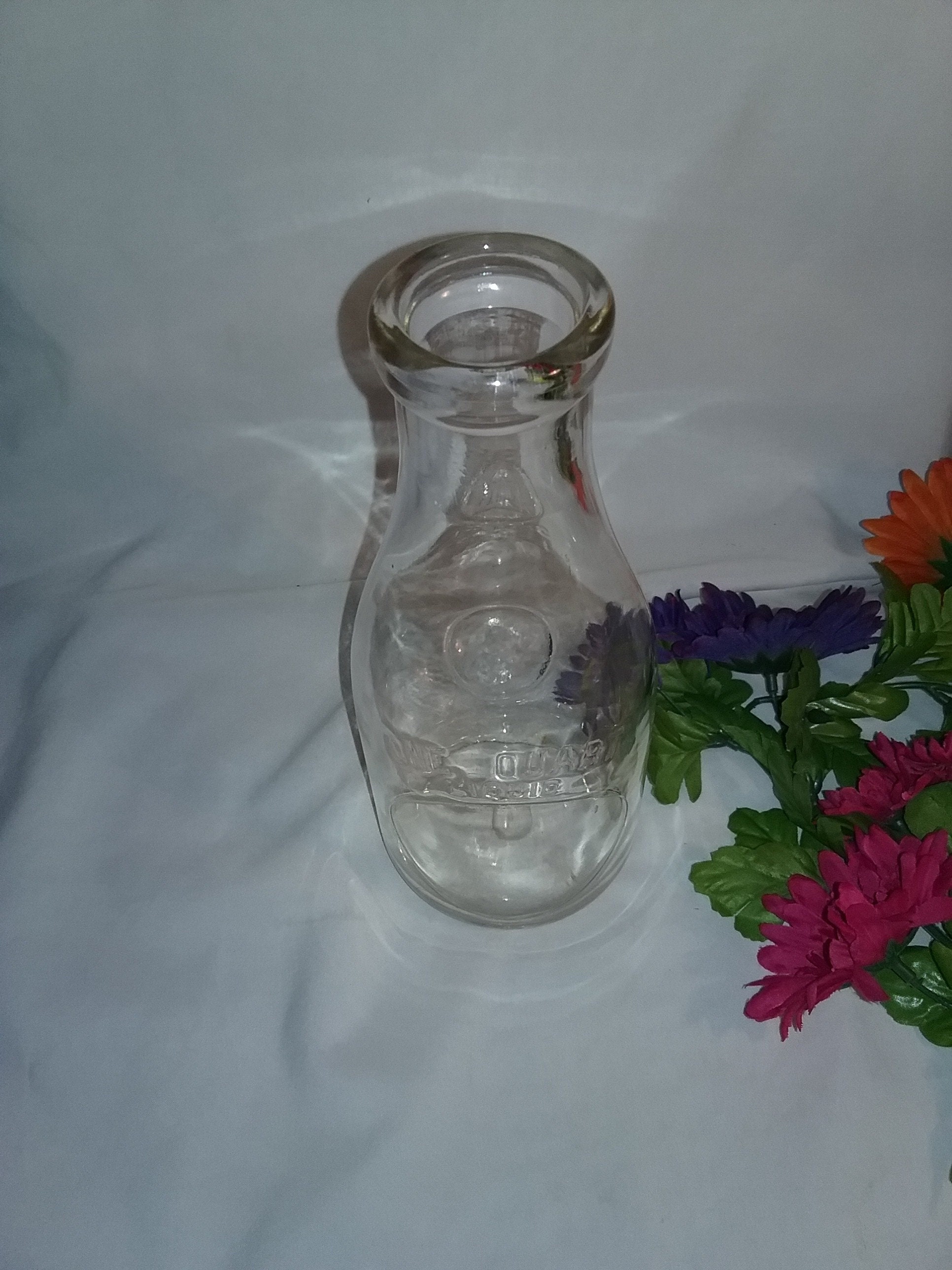 ヴィンテージ MTC エンボス加工ミルクガラスボトル 1クォート 液体