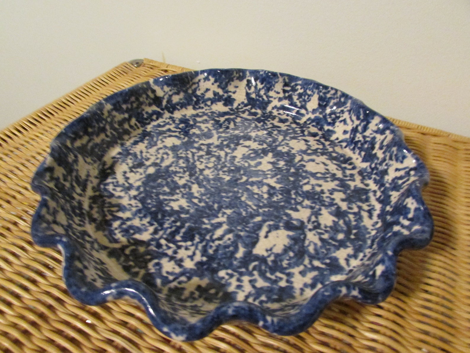 Vintage Handmade Pottery Pie Plate Painted Blue Splatter Wavy Etsy