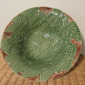 Vintage Bordallo Pinheiro Green & Brown Maple Leaf Serving Bowl Large 12.5”Portugal
