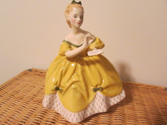 置物   figure The Last Waltz Royal Doulton Figurine, the Last Waltz, Vintage Bone China - Etsy