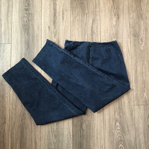 Valerie Stevens Petites Straight Leg Jeans, Medium Wash 90&#39;s Jeans, Denim without Pockets, Ladies Size 8 Petite Straight Leg Jeans
