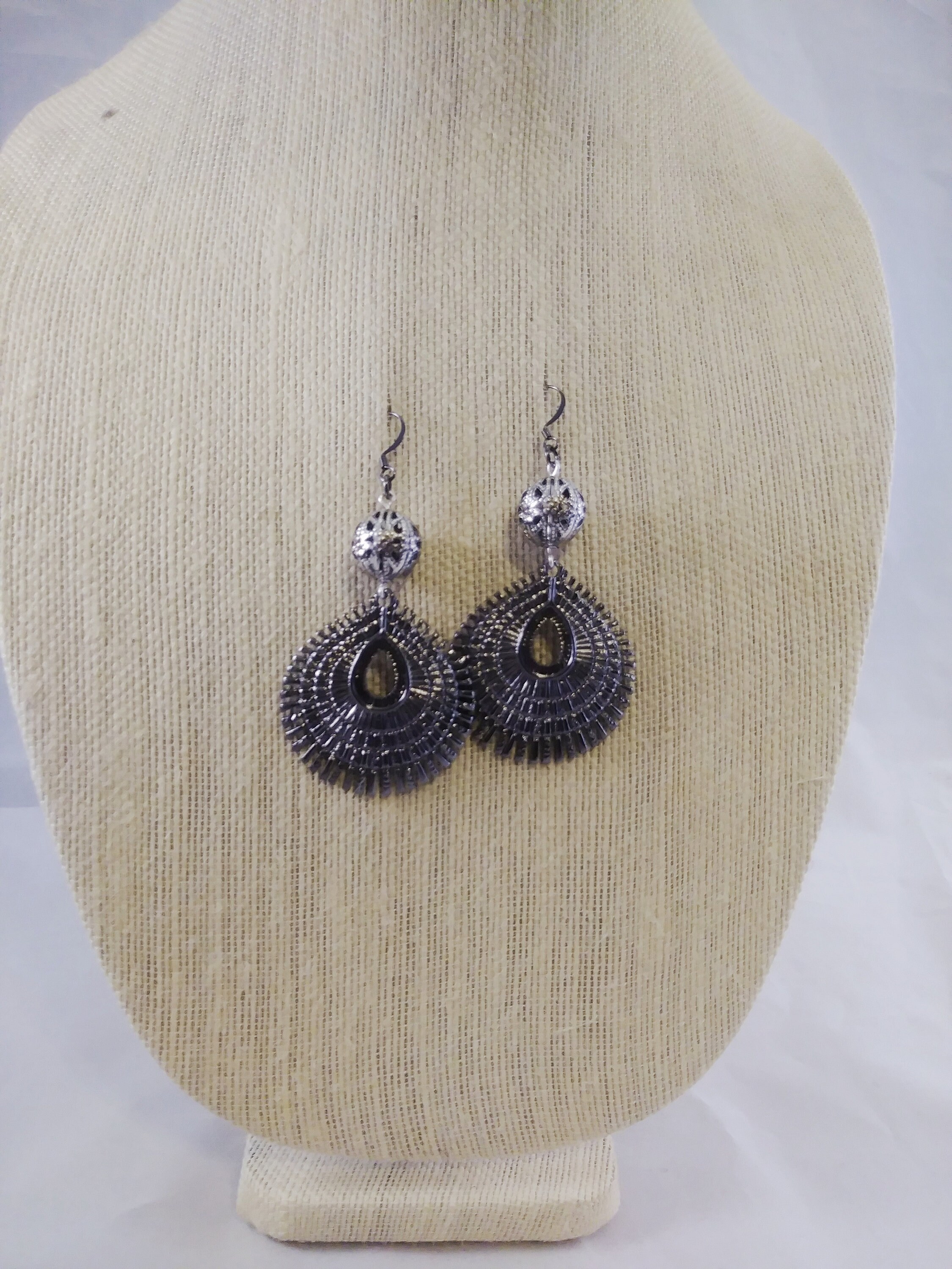 Boucles D'oreilles Pendentives Filigrane – Métal Argenté, Style Vintage – Neuves Sans Emballage