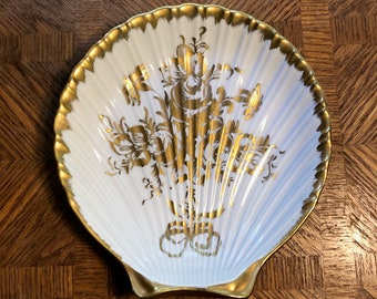 Large Porcelaines de Couleuvre Limoges scallop shell dish white & gold