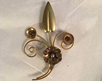 Vintage midcentury modern gold amethyst rhinestone art deco flower brooch floral pin clip mid-century 1940s by Allen