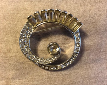 Vintage rhinestone brooch diamanté crystal circle spiral pin with swirl in rhodium setting
