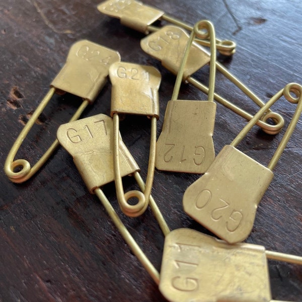 Vintage Brass Safety Pins . Large Brass Pins . Military Laundry Clips . Industrial Number Pins . Steampunk Jewelry . Journal Supplies