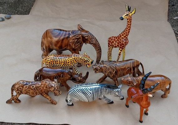 Großhandel Afrika Holztiere, handgefertigter Holzelefant, afrikanische  Figuren, afrikanische Skulptur, Holzschnitzerei, Löwe, Nashorn Zebra -  .de