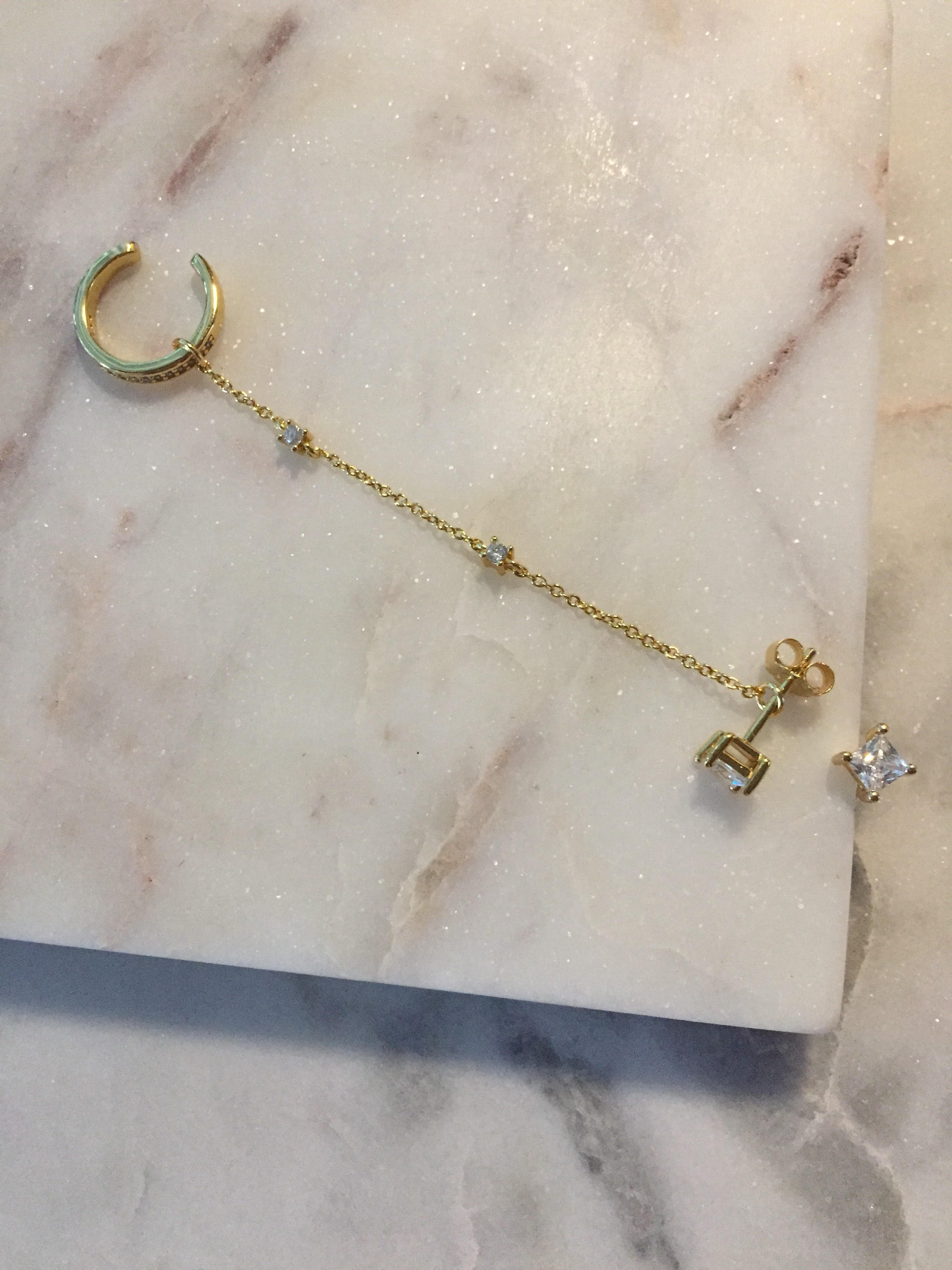 [ILYAND] 韓国ブランド☆14K GOLD☆Baguette Longchain Ear Cuff ILYAND] 韓国ブランド☆14K GOLD☆Baguette Longchain Ear Cuff