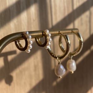 Gold Pearl Hoop Earrings - Dainty Pearl Earrings - Minimalist Pearl Earrings - Pearl Hoop Earrings - Bridesmaids Pearl Earrings - Huggie