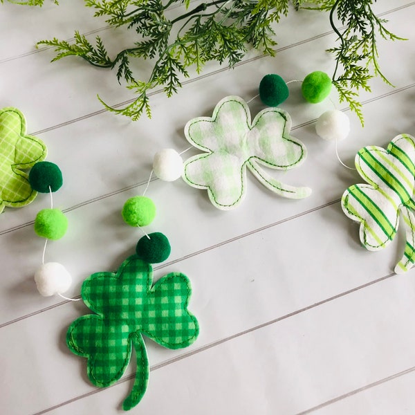 St Patrick’s day garland/St Patricks fabric clovers/Felt clover garland/Clover banner/St Patricks banner/St Patricks felt ball garland