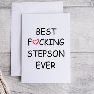 Carta figliastro, carta divertente per figliastro, miglior F**king figliastro di sempre, carta bianca piegata 5x7