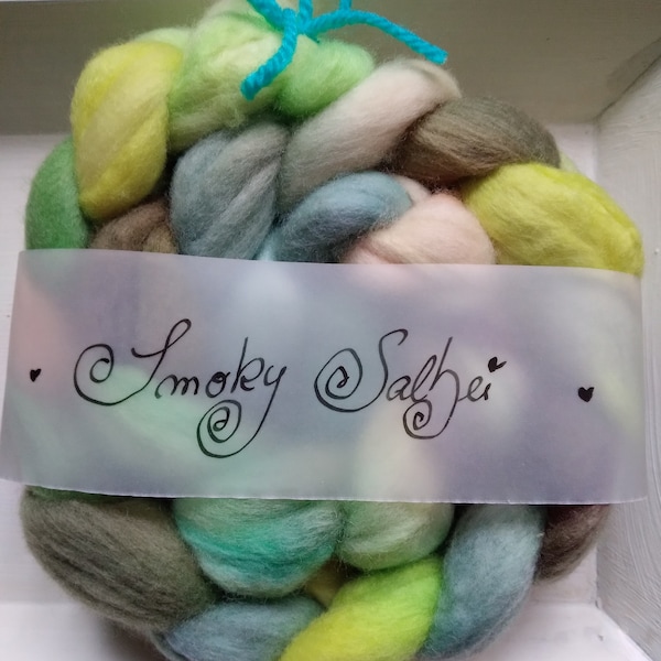 Spinnfaser Schnecke "Smoky Salbei" Kammzug Batts, Merino handgefärbt