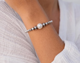 10mm Freshwater Pearl and Graduated Sterling Silver Navajo Desert Pearl Beaded Bracelet, Boho Bohemian Jewelry