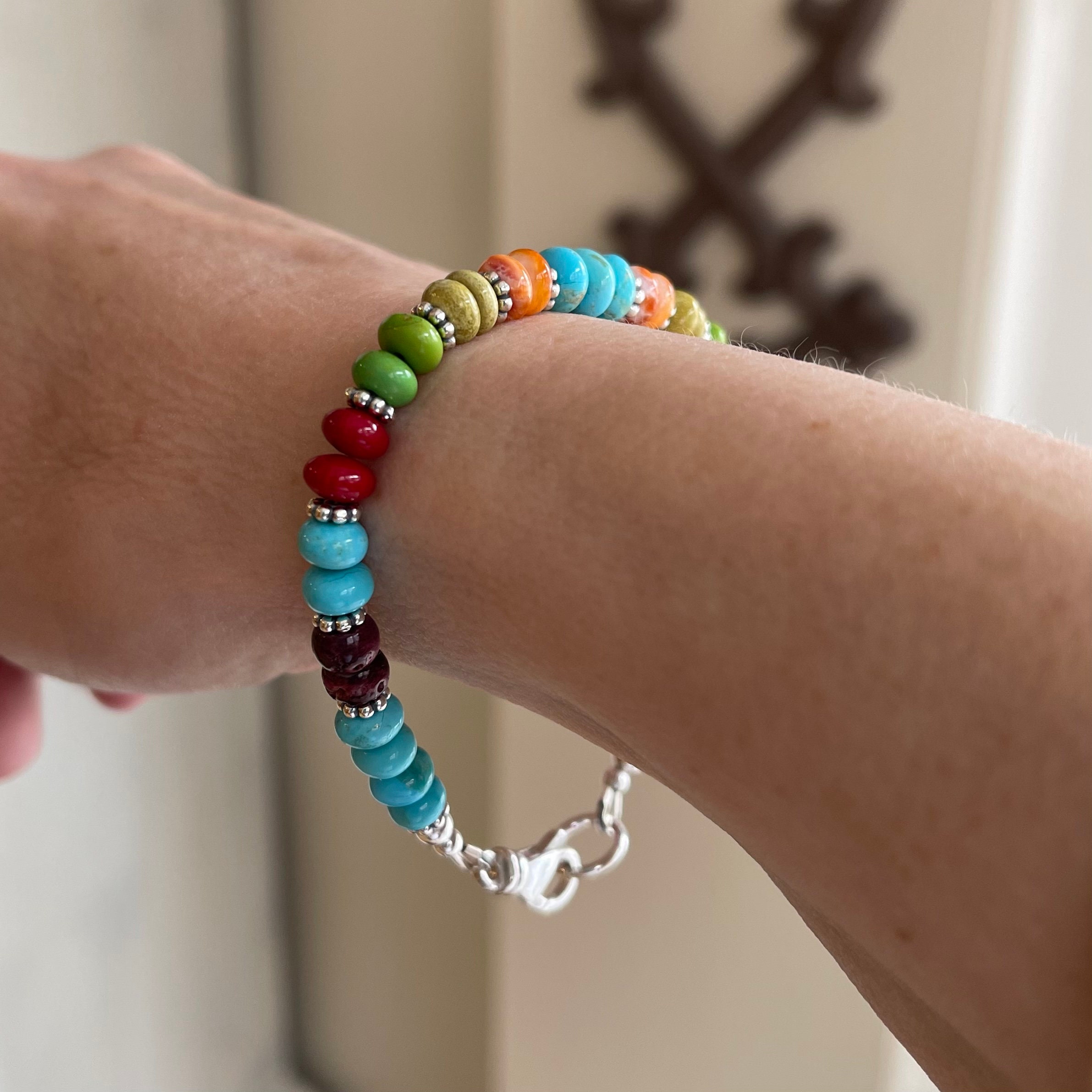 ターコイズとシルバーロンデルのブレス マルチカラーブルーキングマンターコイズとシルバーブレスレット
