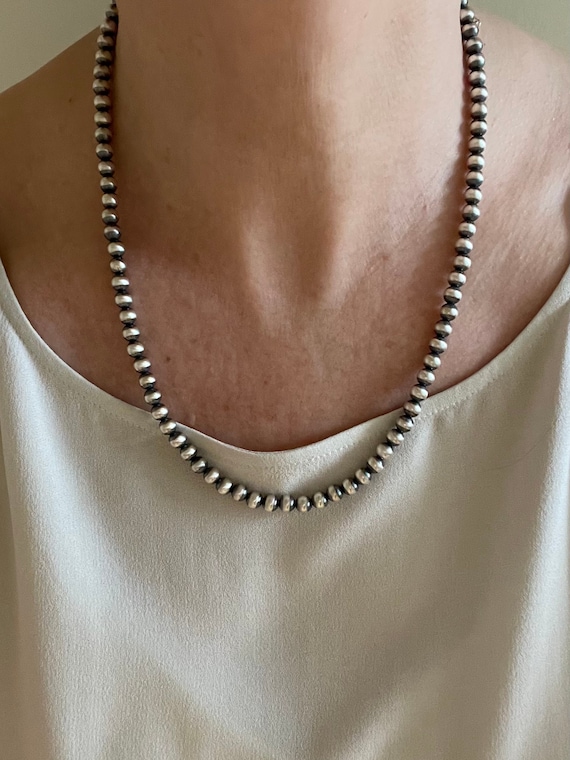 Exquisite Vintage Native American Navajo Choker Sterling Silver Tso Necklace Exquisite Vintage Native American Navajo Choker Sterling Silver Tso Necklace