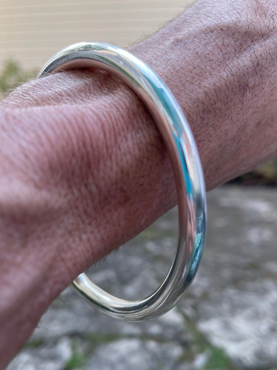 Silver round bracelet deals