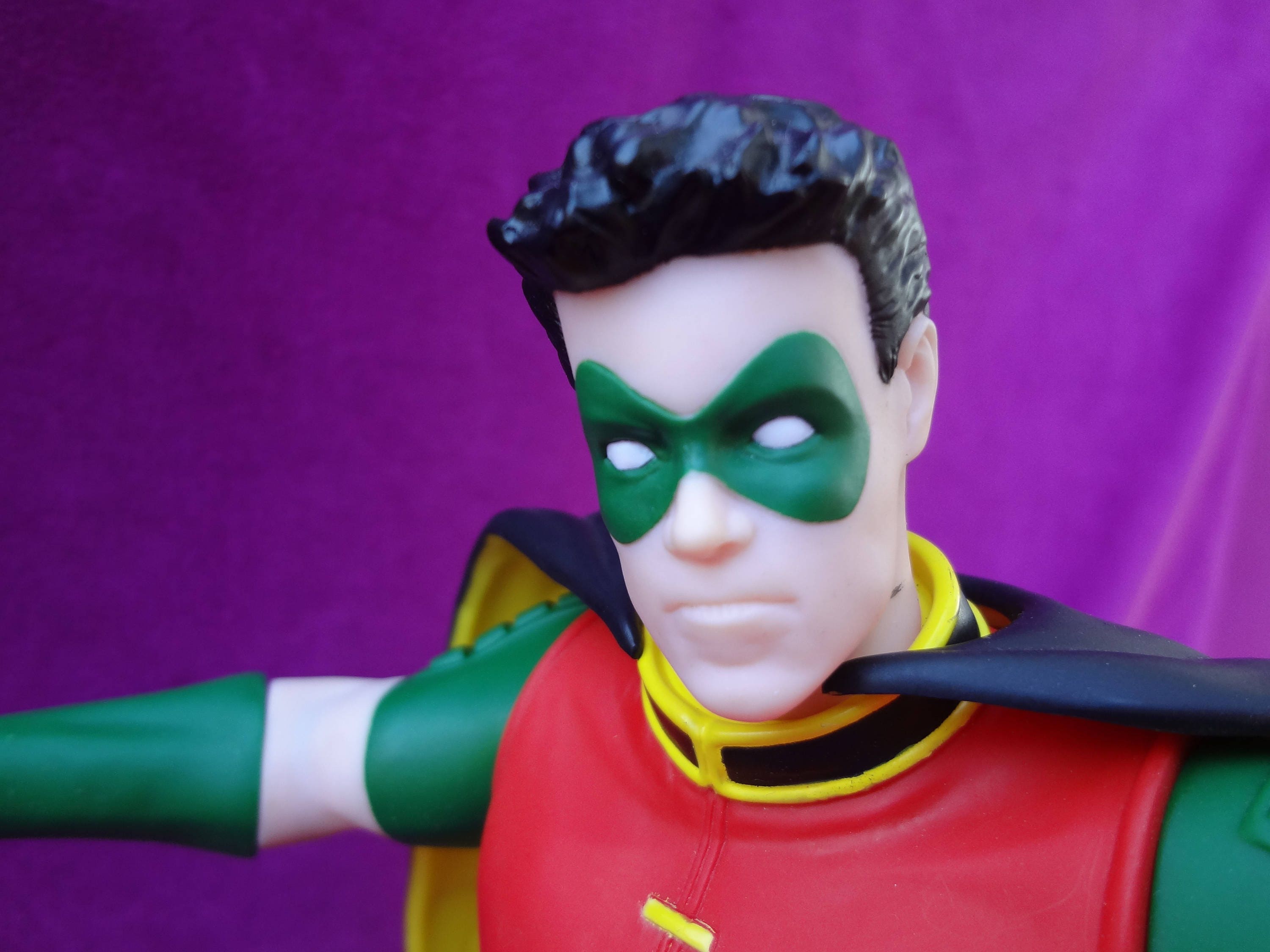 DC スーパーヒーローズ ロビン Amazon.com: DC Collectibles Icons: Robin & Superboy Action