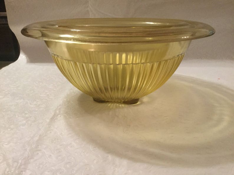 Vintage mixing bowls