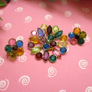 VINTAGE Colorful Crystal Brooch Earrings Set ~ Multicolored CRYSTAL RHINESTONE Gold Plate Earrings Brooch ~ Statement Brooch Clip Earrings