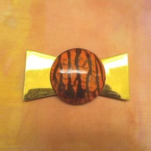 Vintage 1960s Mod Belt Buckle: Gold Metal & Orange Ceramic Disk