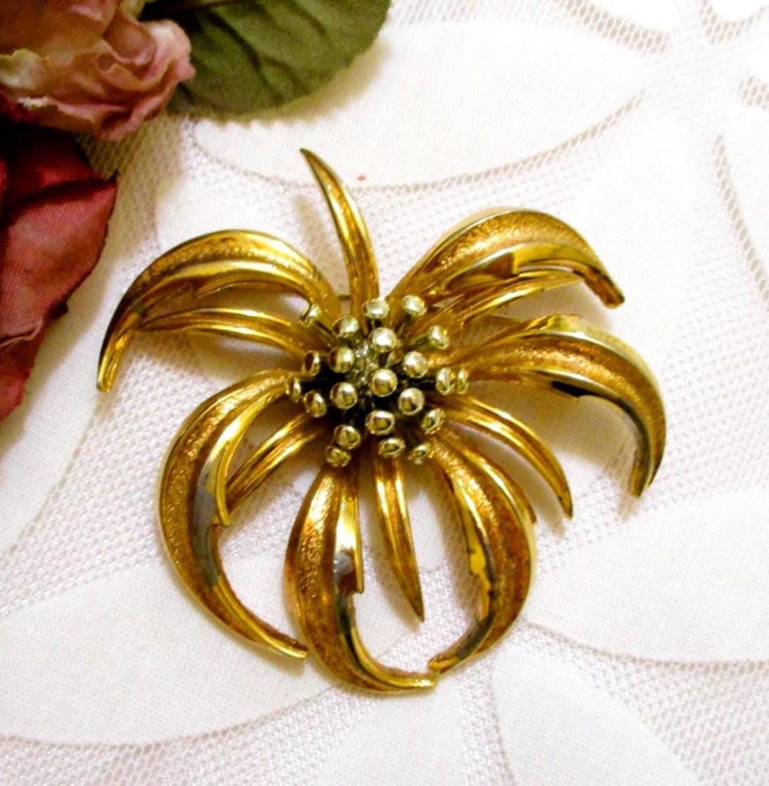 Vintage MARBOUX by BOUCHER Floral Brooch: Gold Plated