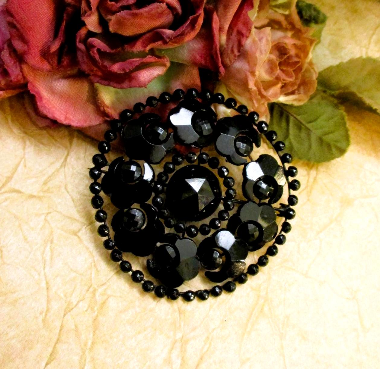 Broche De Deuil Ancienne Art Déco En Jais Français Et Argent Poinçonné - Porte-souvenir Avec Vue, Excellent état