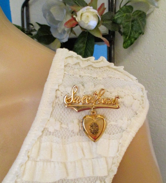 WWII US Army Gold Sweetheart Locket Pin ~ Vintage… - image 2