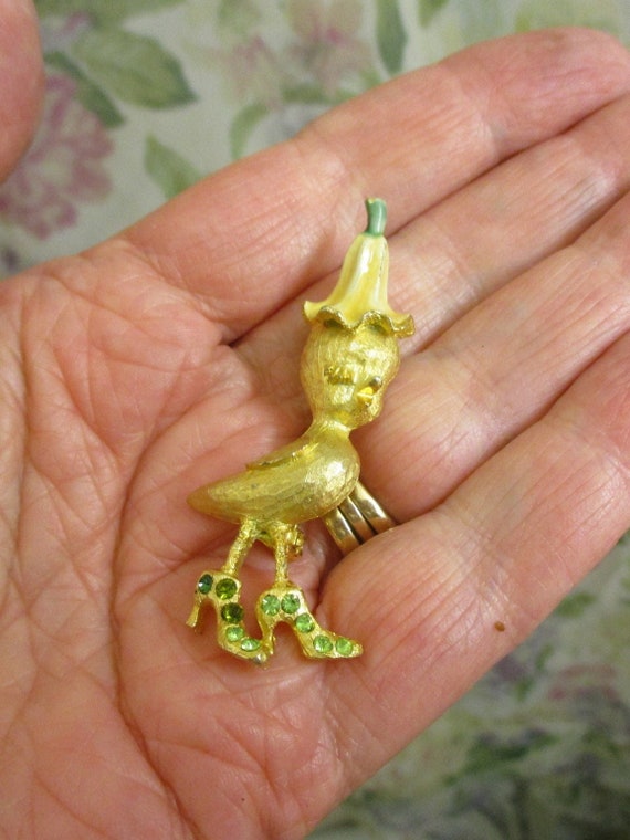 Rare MYLU Gold Plate Chick Brooch ~ VINTAGE Baby C