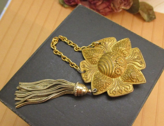 Gold Floral CONVERTIBLE Brooch Pendant Clip ~ ART… - image 7